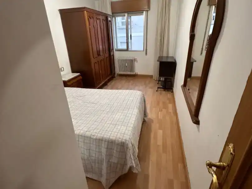 Chambre 110 m², Ourense