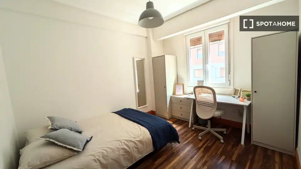 Habitación 86 m², Bilbao