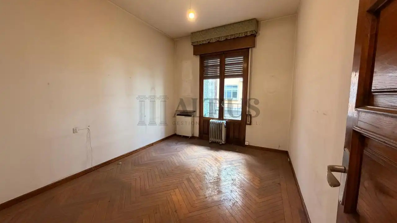 Piso de 180 m² en Santiago de Compostela