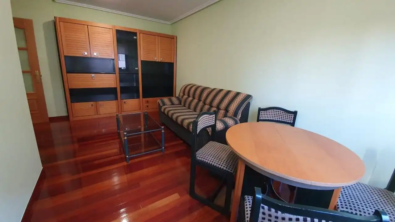 Piso de 80 m² en Ourense