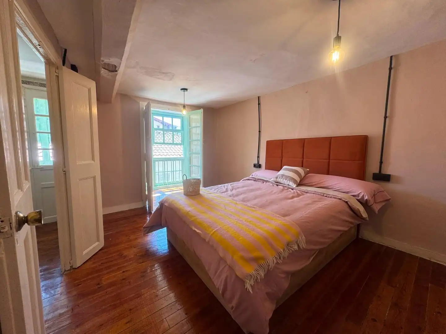 Habitación 231 m², Ourense