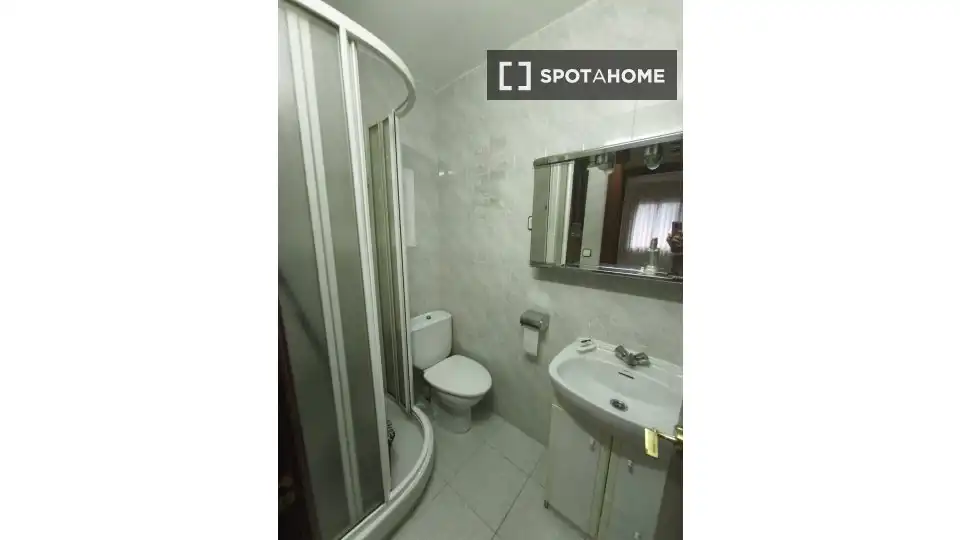 Quarto para alugar, Montcada i Reixac