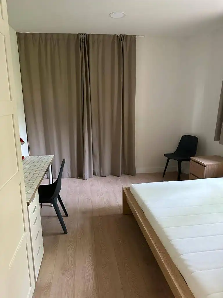Habitación 200 m², Lérida