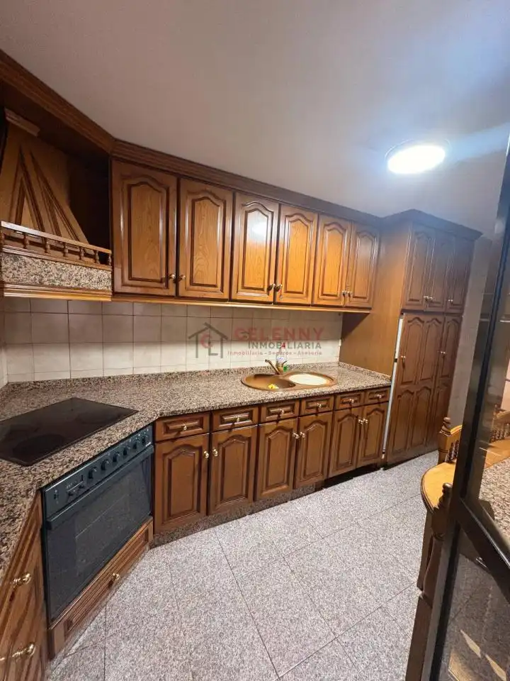 Piso de 90 m² en Ourense