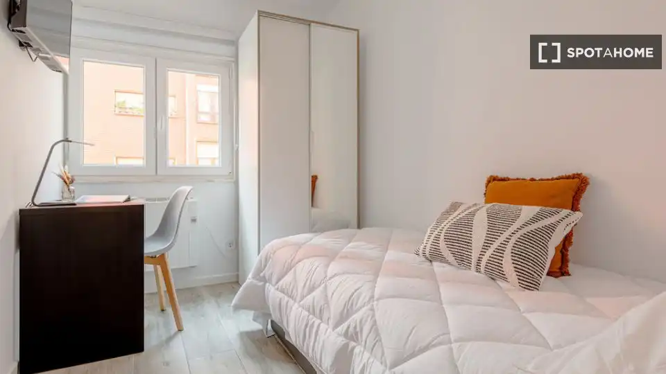 Habitación 75 m², Santander