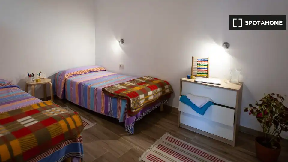 Habitación 81 m², Vigo