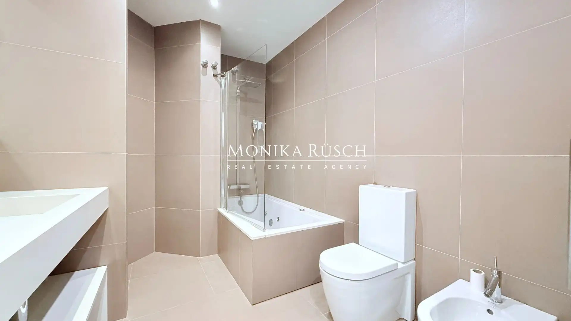 Wohnung 195 m² in Barcelona
