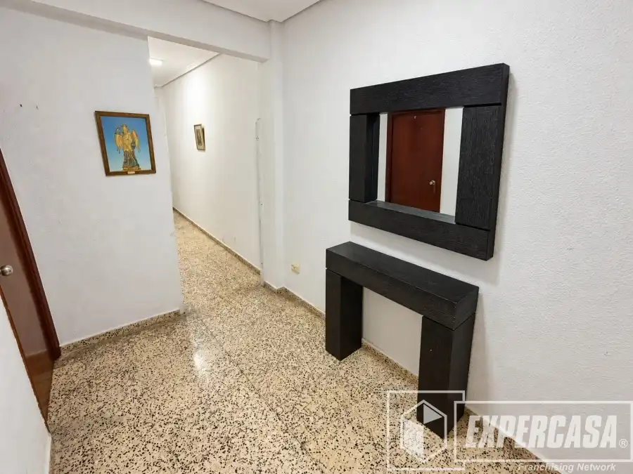 Кімната в оренду, Llíria
