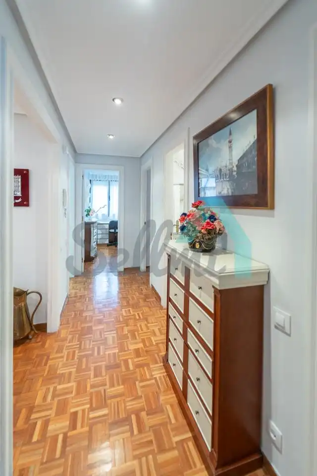 Piso de 107 m² en Oviedo