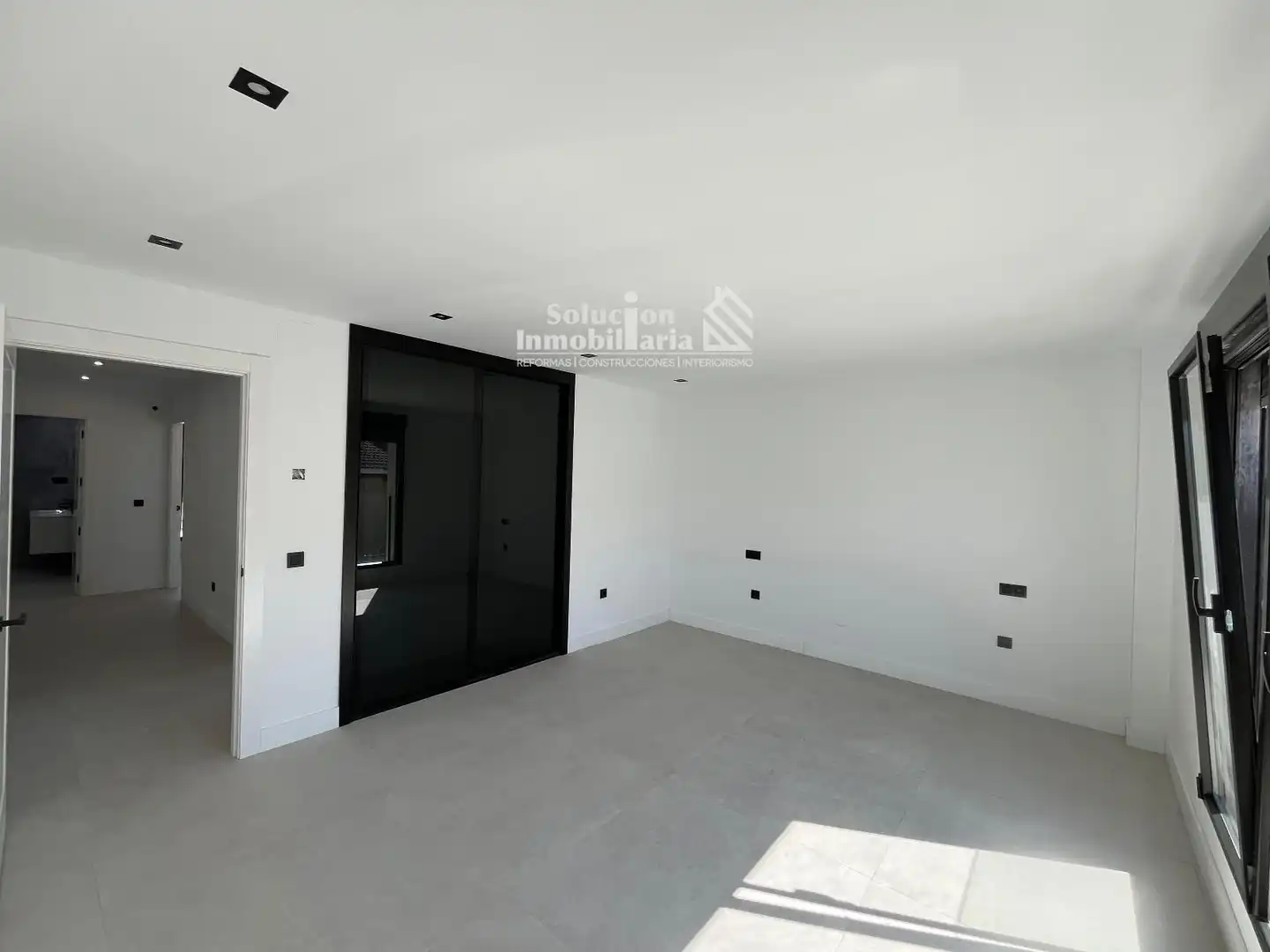 Pis de 500 m² a Villamayor
