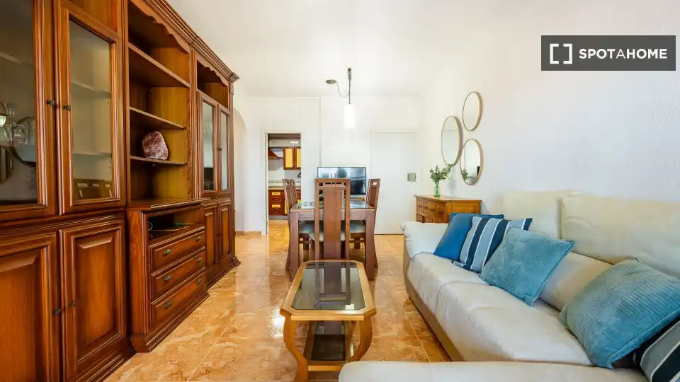 Habitación 104 m², Roquetas de Mar