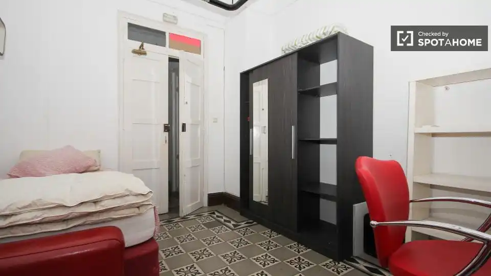 Habitación 360 m², Granada