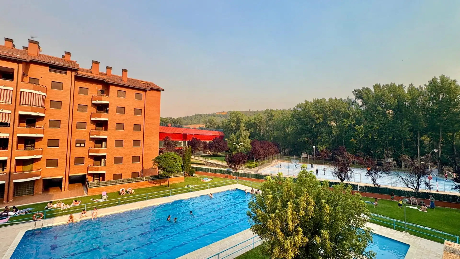 Flat 100 m² in Jaca