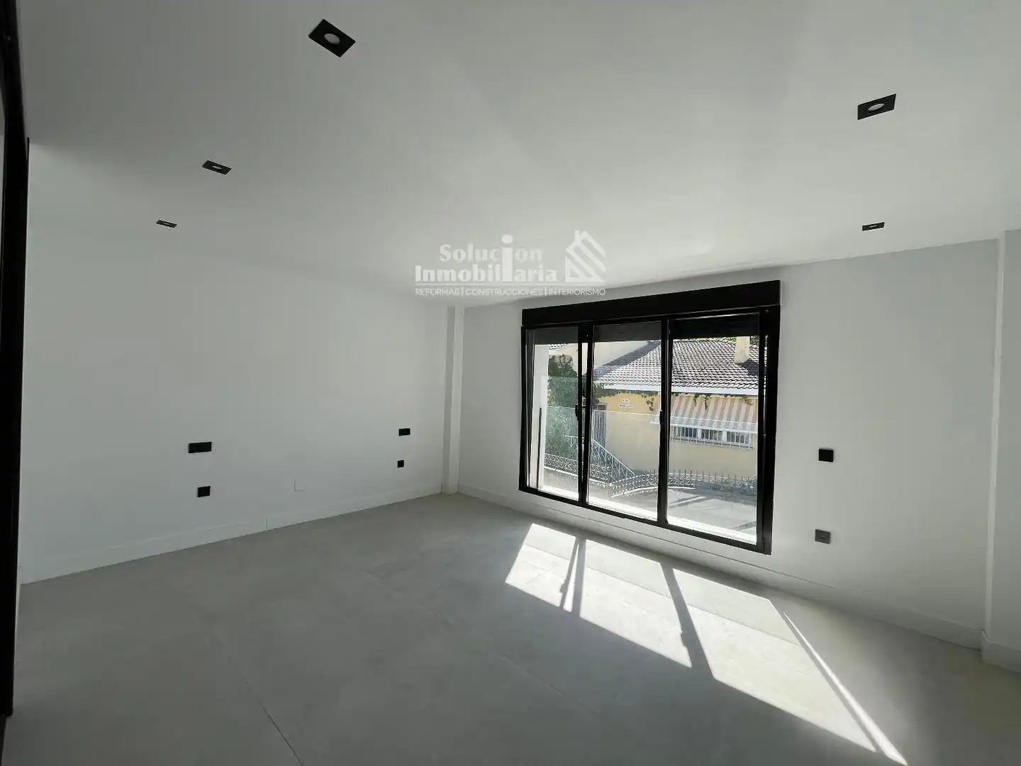 Pis de 500 m² a Villamayor