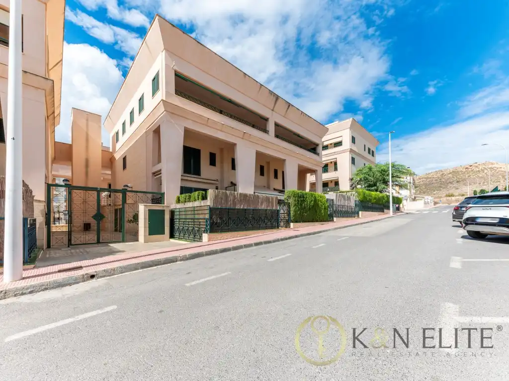 Maison 180 m² à Santa Pola