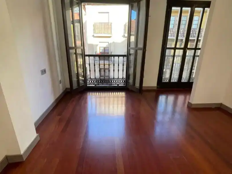 Piso de 80 m² en Oviedo