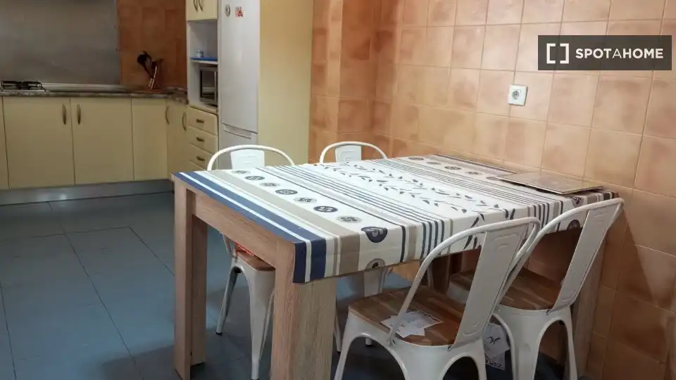 Habitación 115 m², Alicante