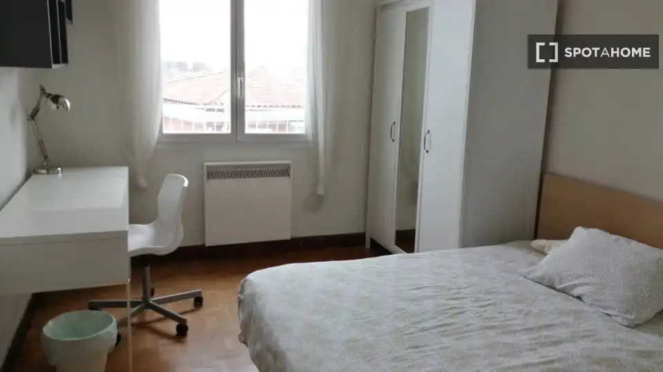 Habitación 92 m², Pamplona
