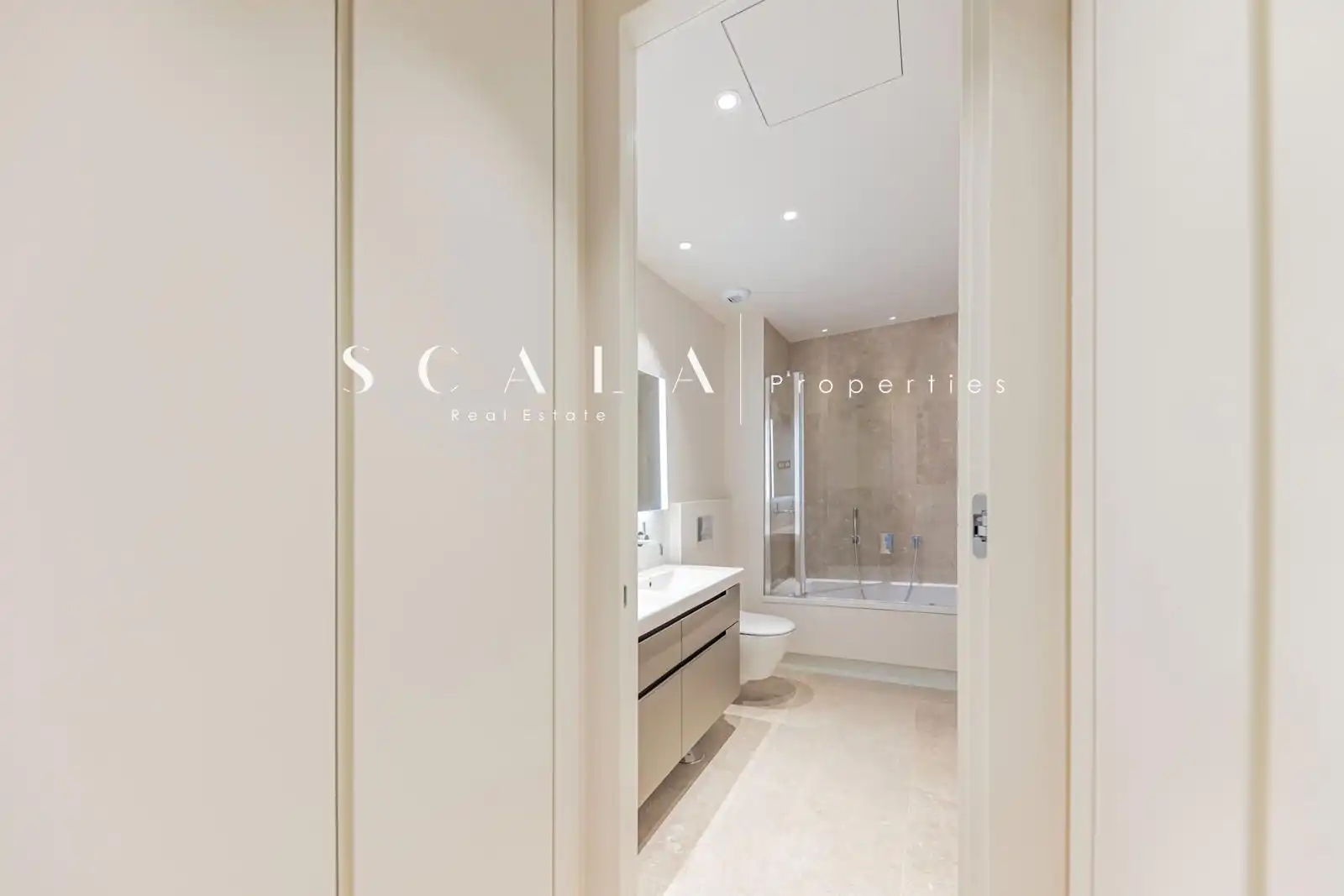 Appartamento 217 m² a Madrid