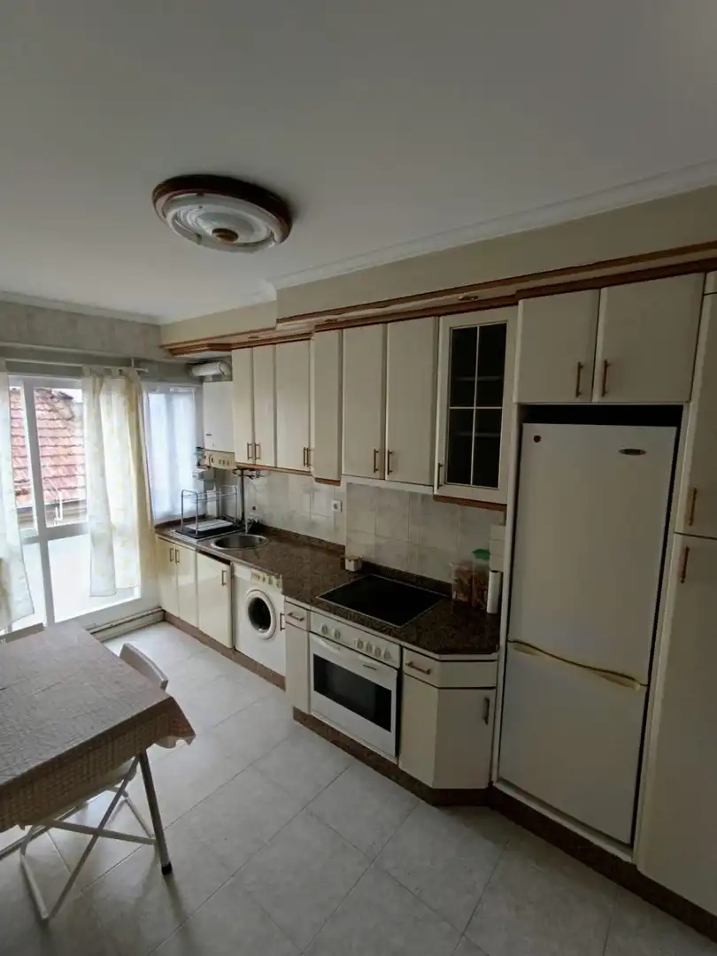 Habitación 79 m², Ourense