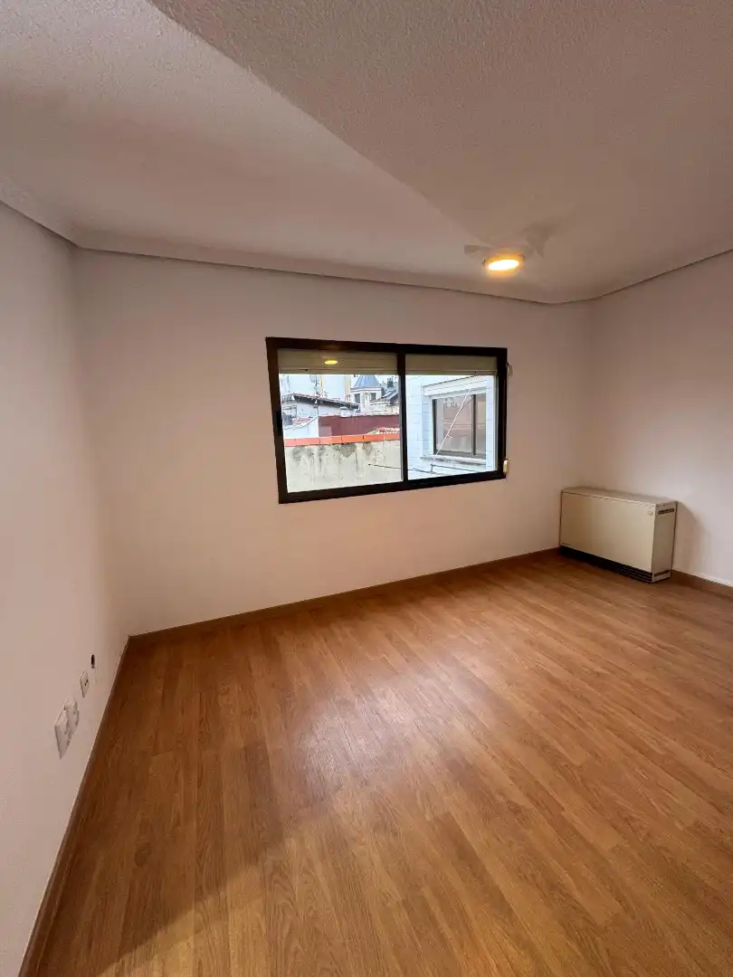 Pis de 81 m² a Oviedo