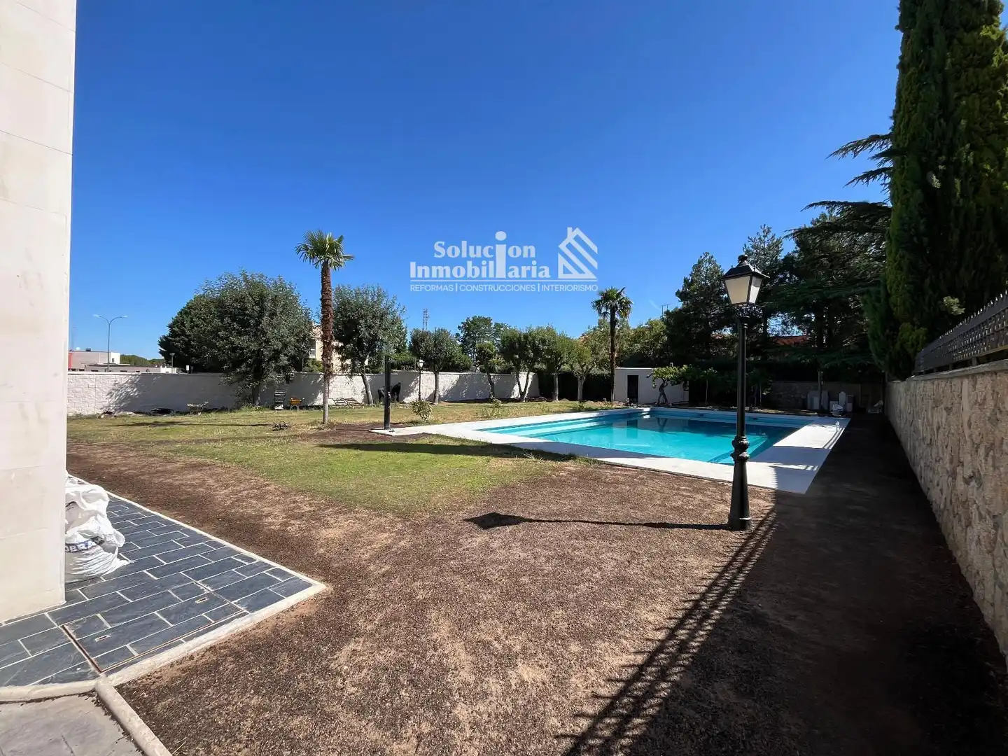 Pis de 500 m² a Villamayor