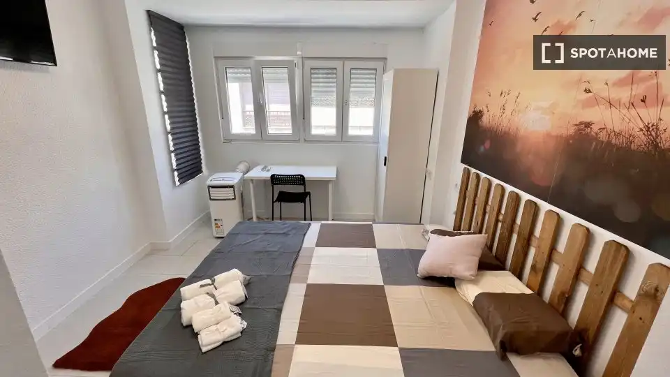Habitación 104 m², Novelda