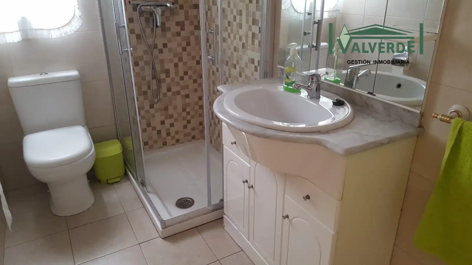 Piso de 90 m² en Granada