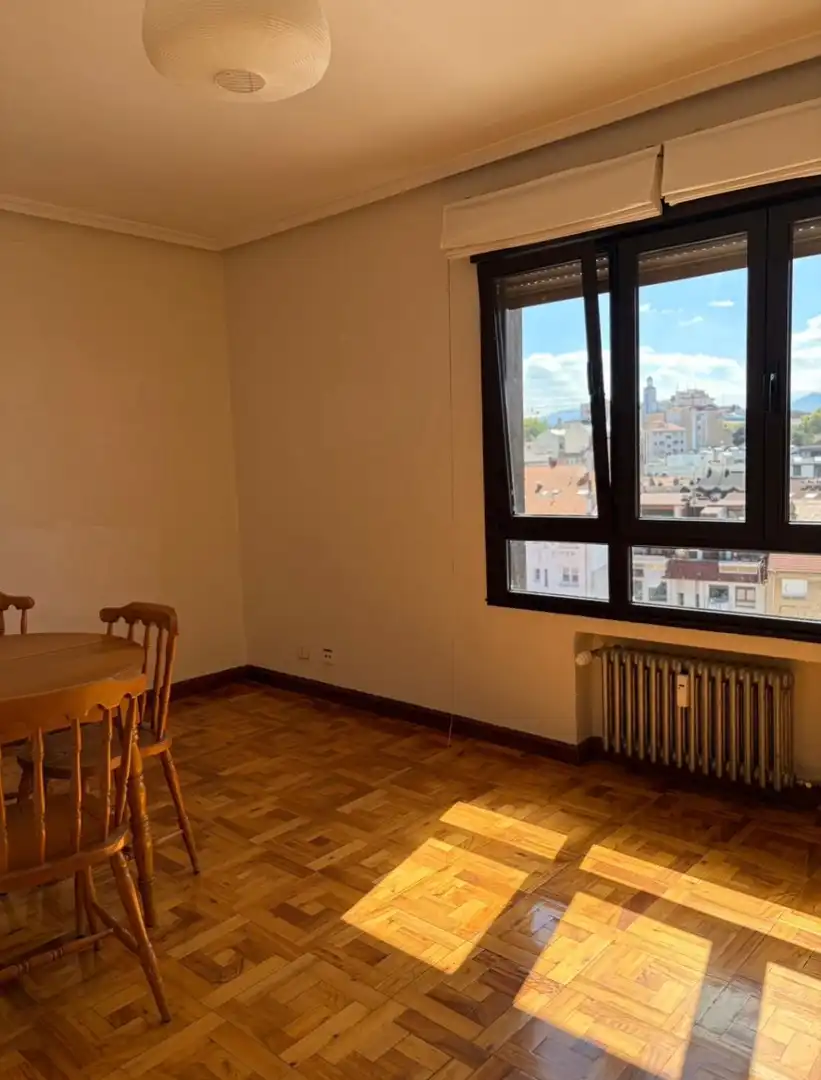 Piso de 75 m² en Oviedo