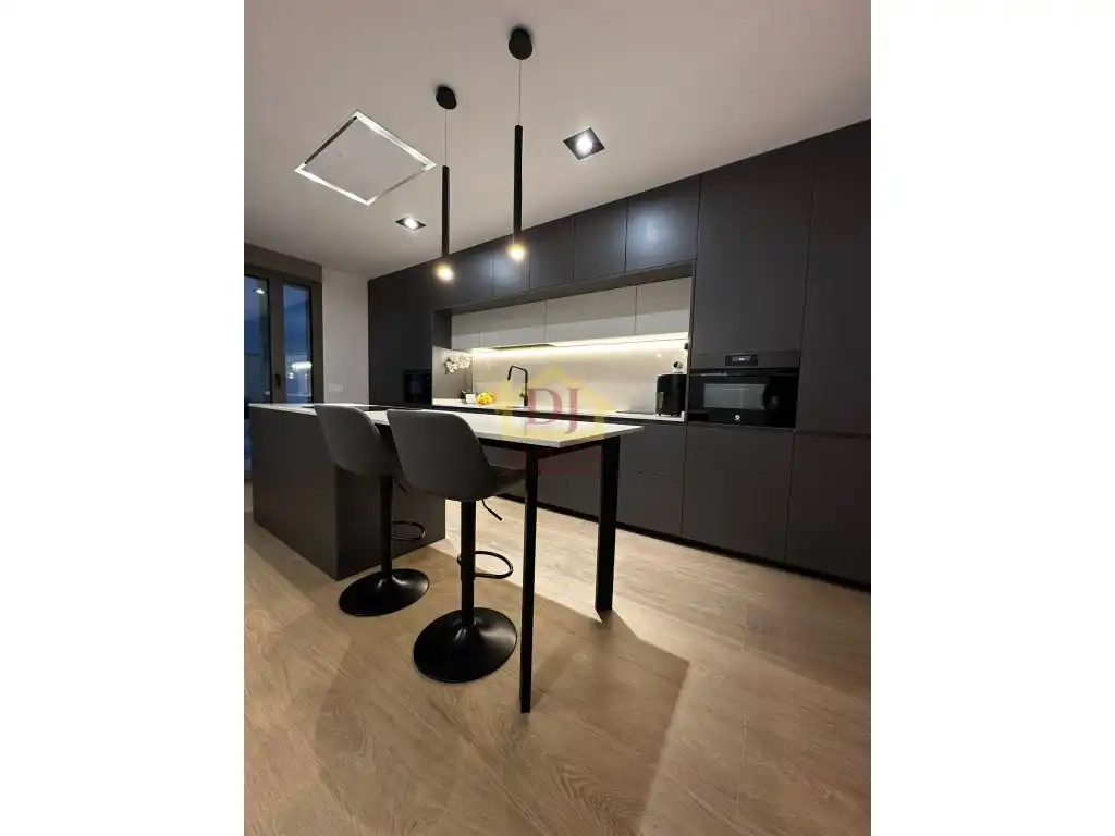 Piso de 300 m² en Aldeatejada