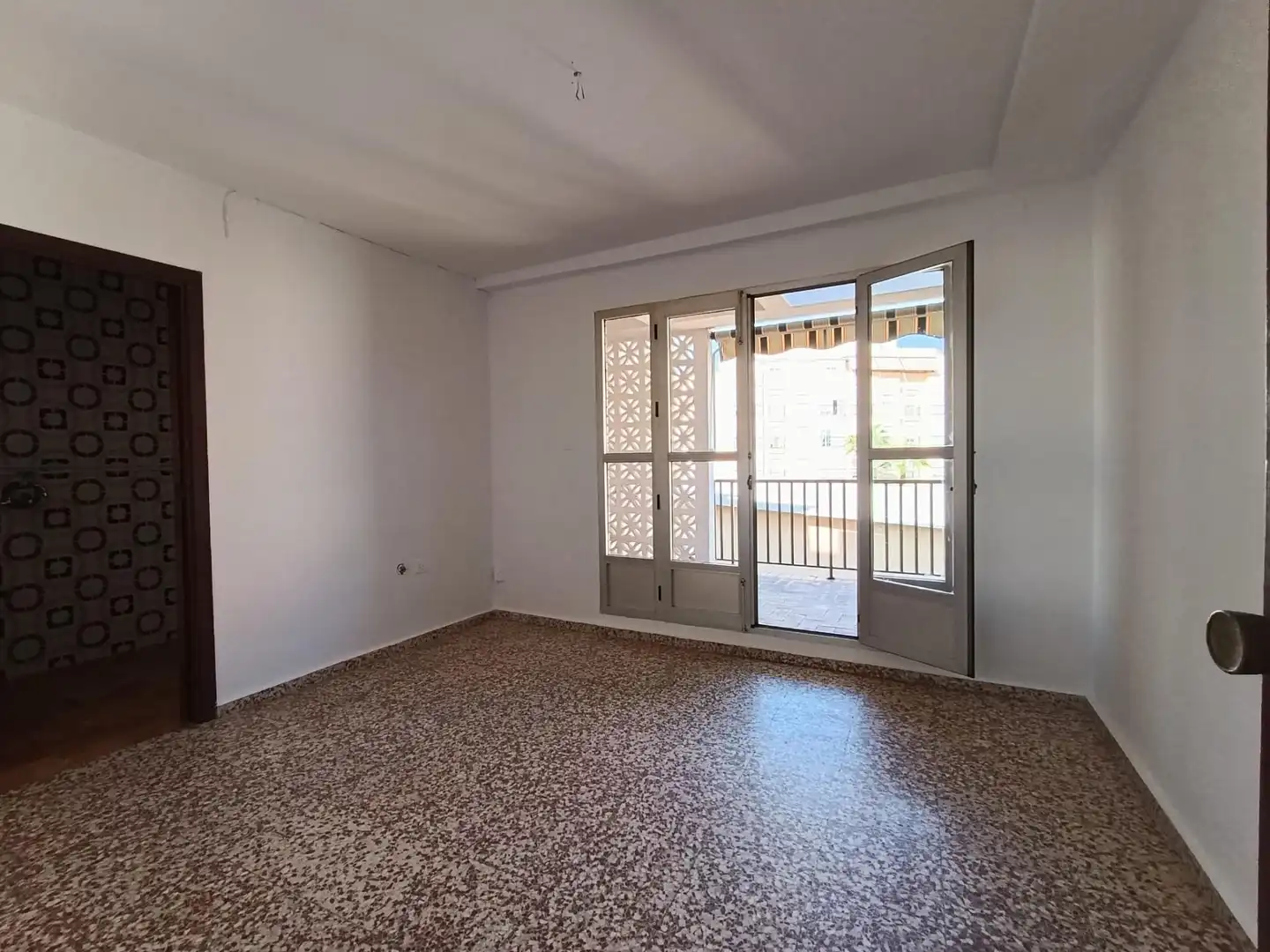 Piso de 80 m² en Adra