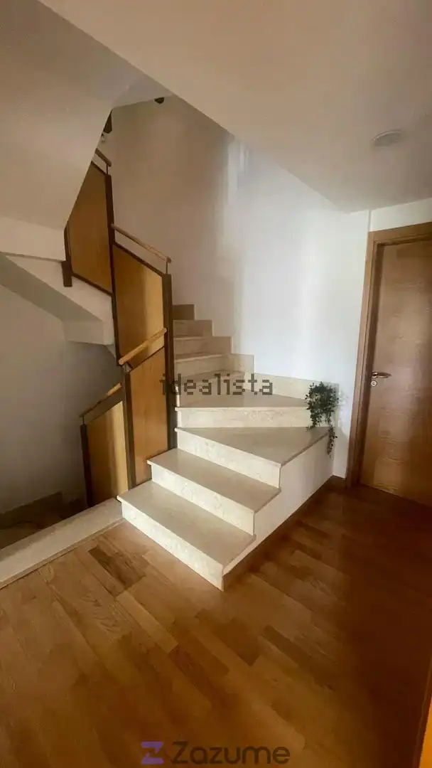 Moradia 300 m² em Pamplona / Iruña