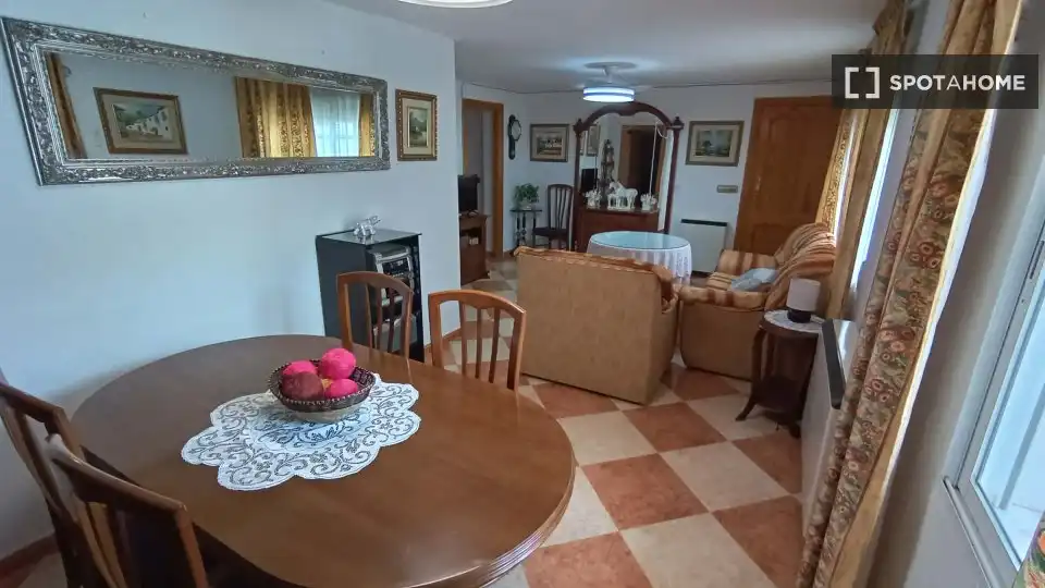 Habitación 115 m², Fuente Vaqueros