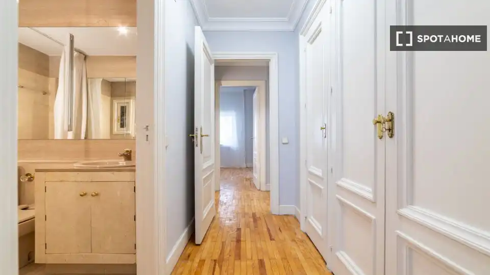 Habitación 301 m², Madrid