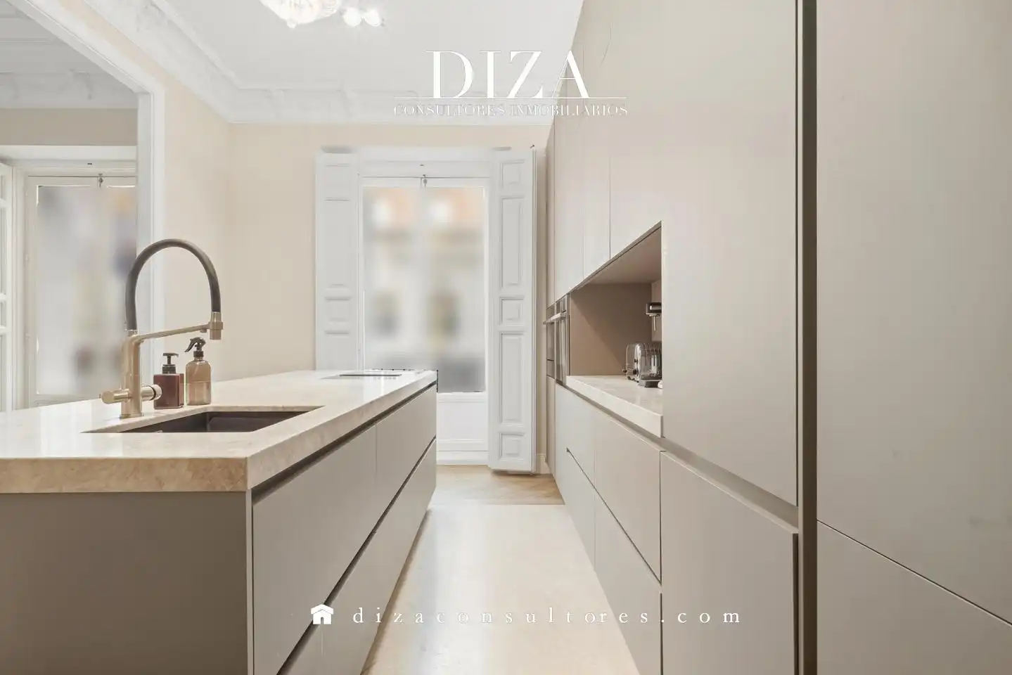 Appartamento 338 m² a Madrid