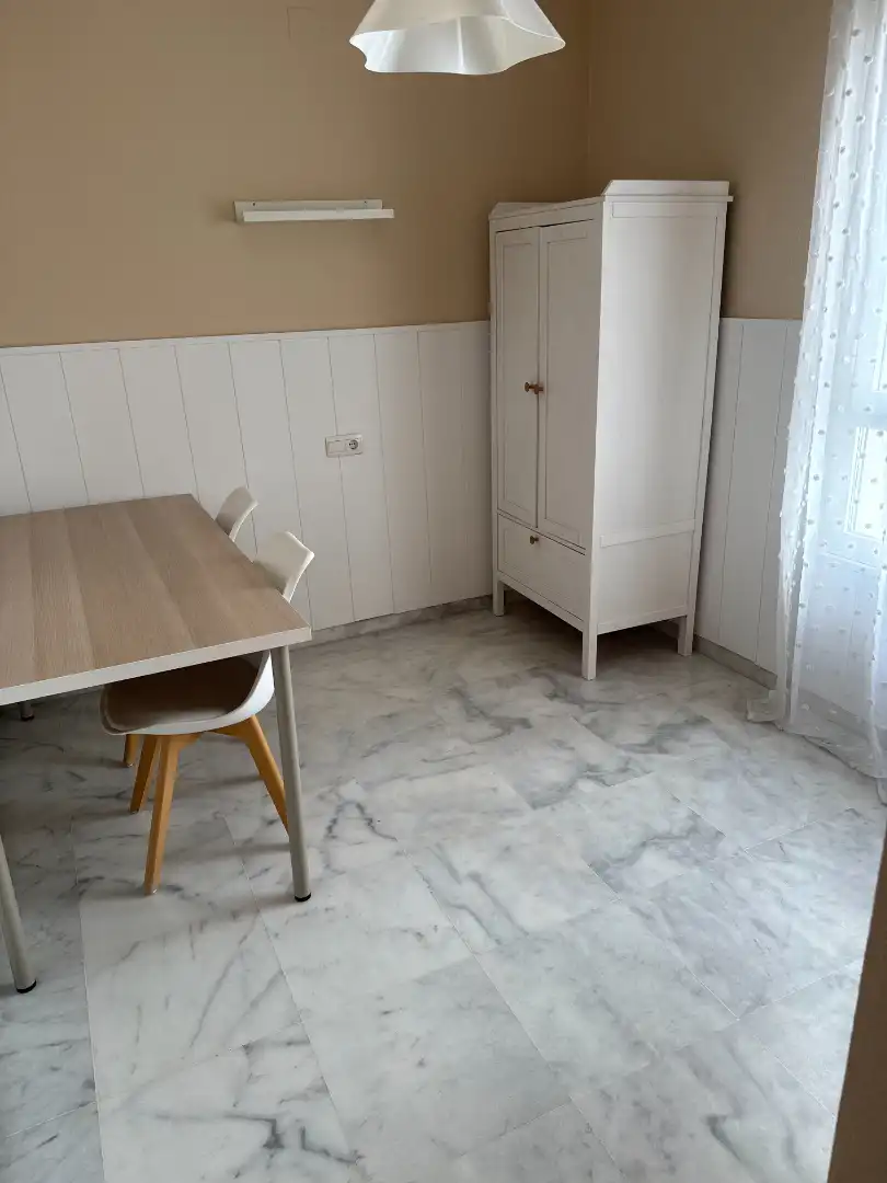 Piso de 140 m² en Sevilla