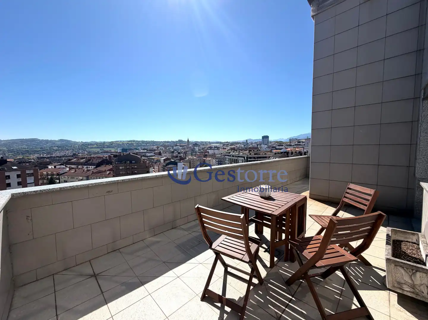 Pis de 77 m² a Oviedo