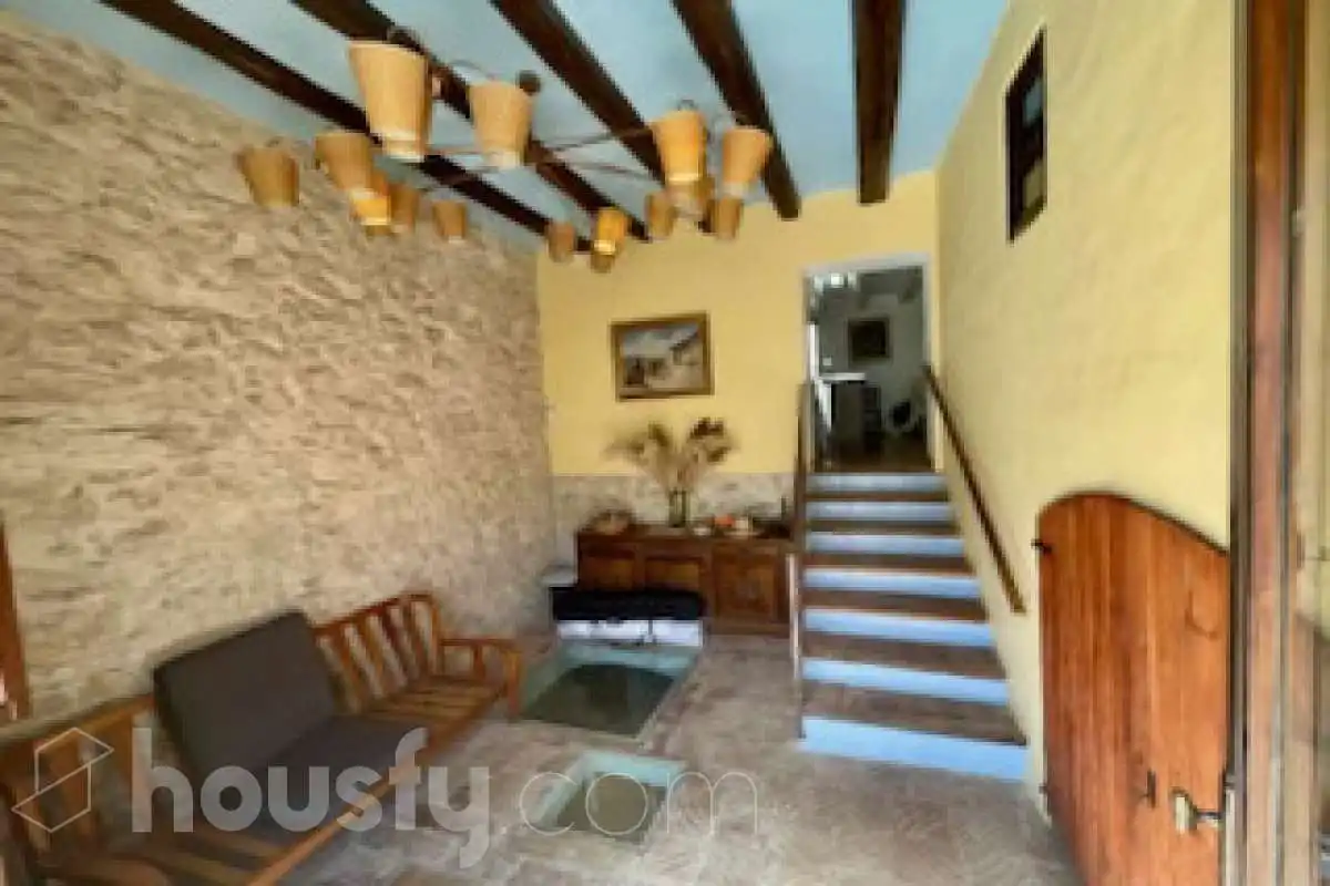 Casa de 263 m² en Mediona