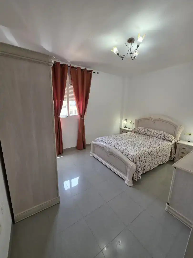 Piso de 80 m² en Roquetas de Mar