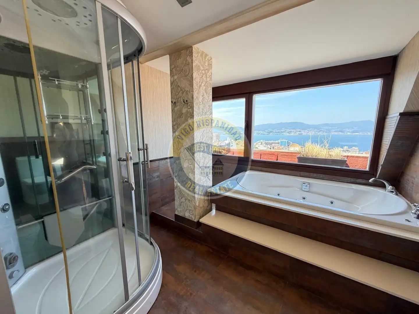 Piso de 250 m² en Vigo