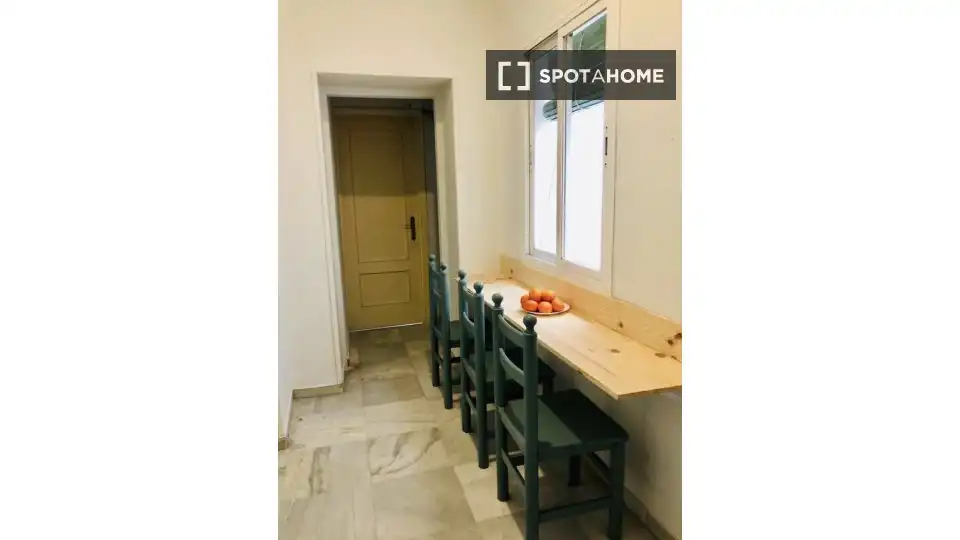 Habitación 345 m², Sevilla