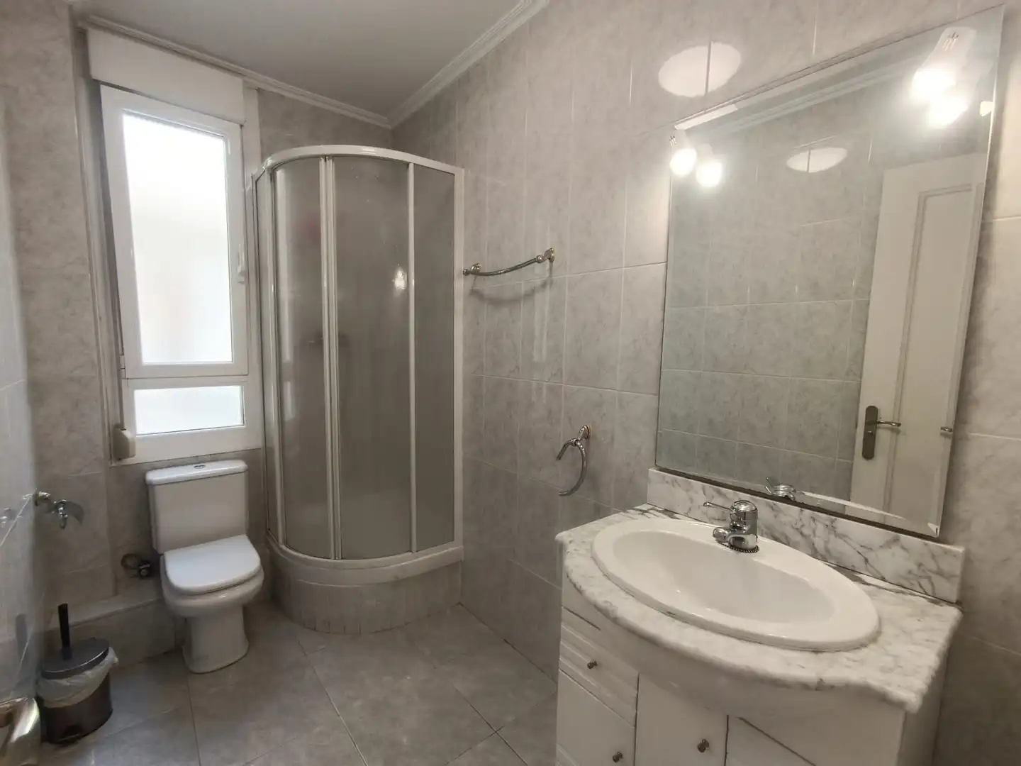 Habitación 100 m², Pamplona