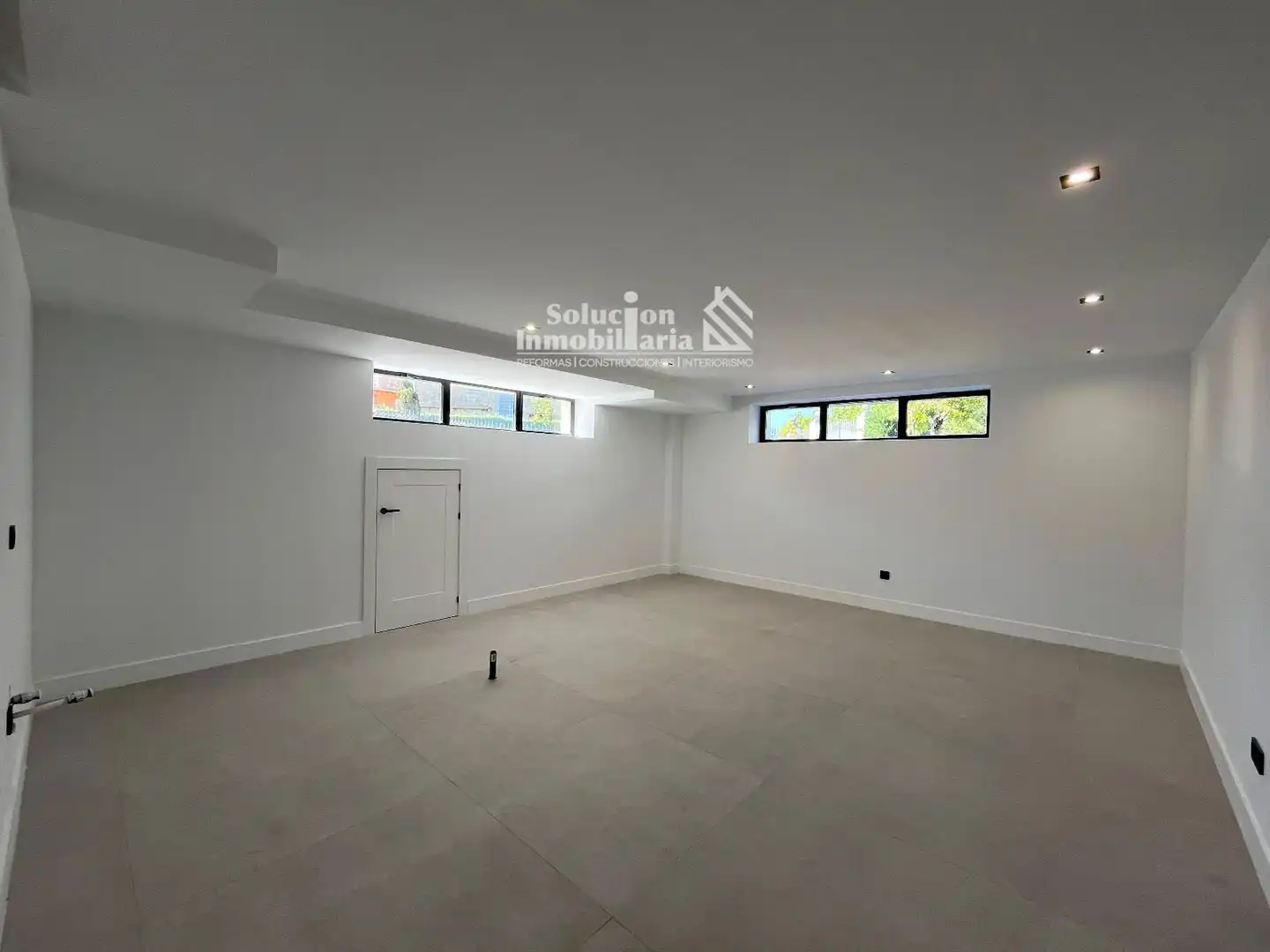 Pis de 500 m² a Villamayor