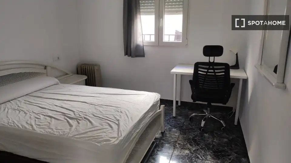 Habitación 75 m², Granada