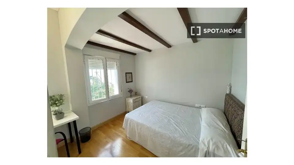 Habitación 345 m², Sevilla