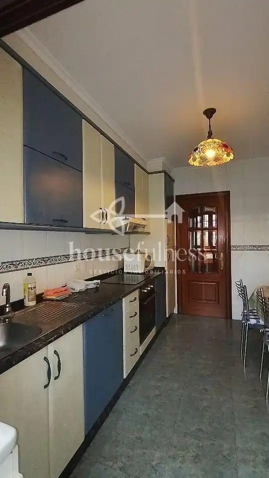Pis de 1001 m² a Narón