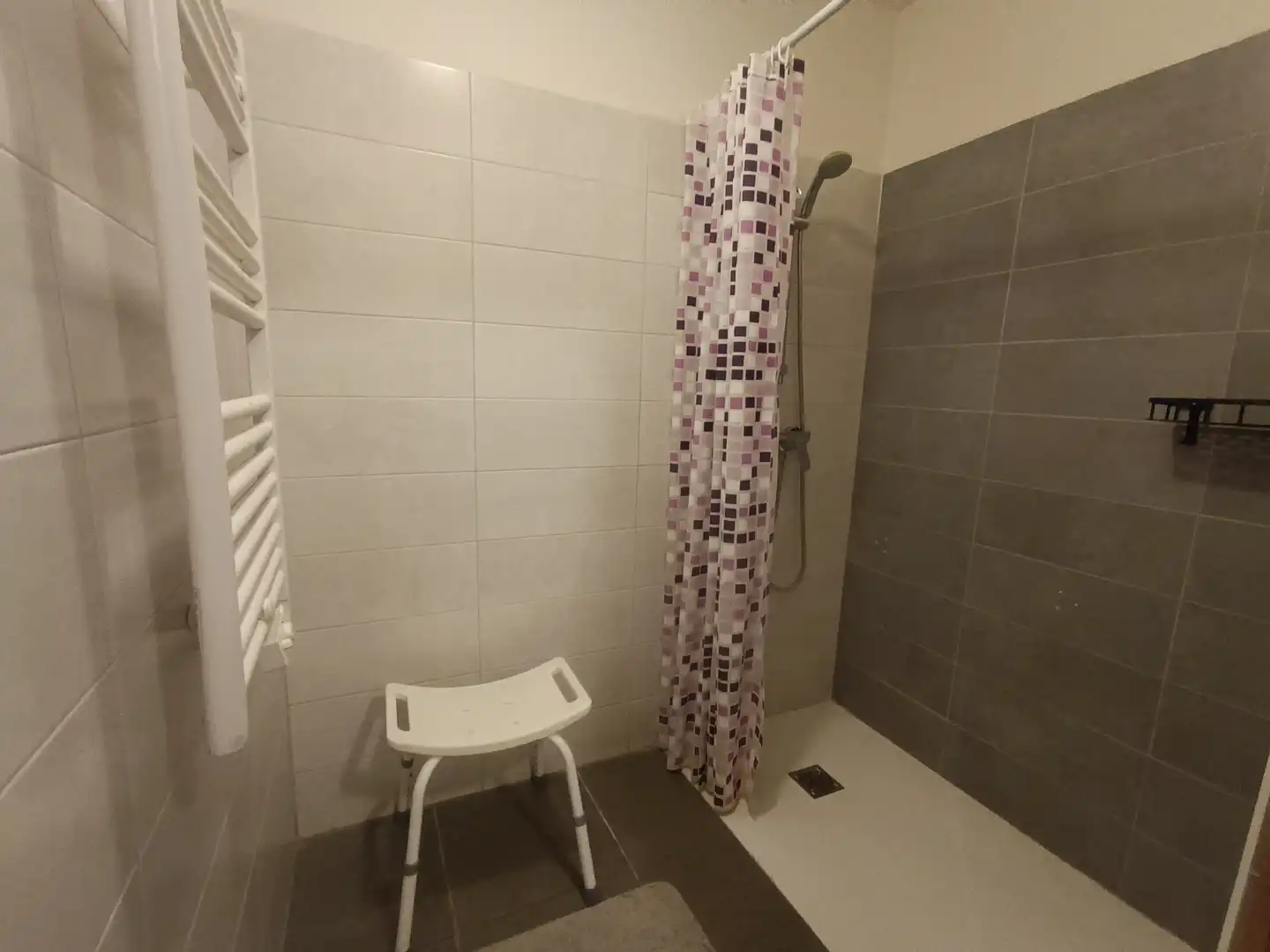 Habitación 100 m², Pamplona