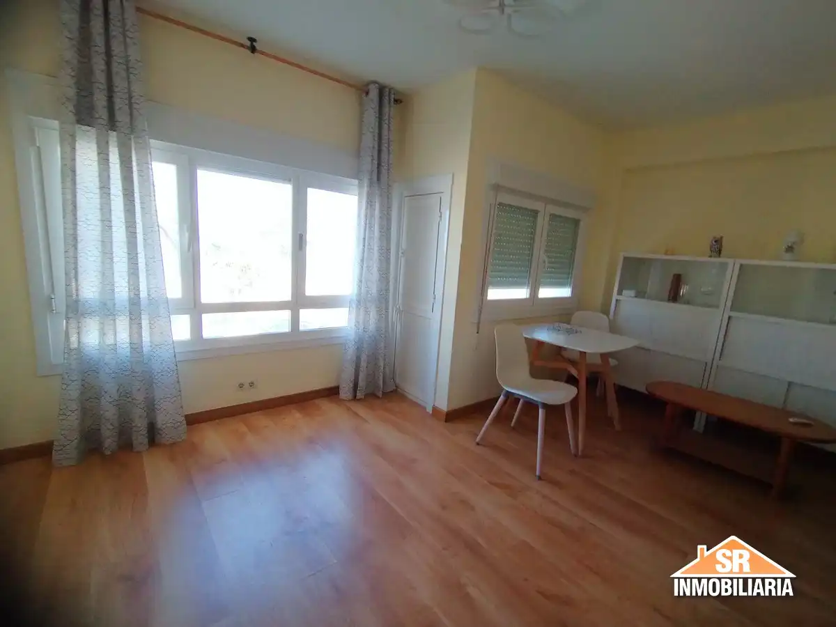 Piso de 70 m² en Oleiros
