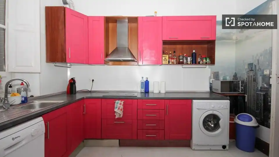 Habitación 360 m², Granada