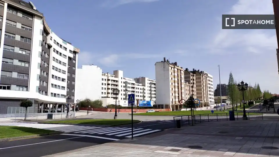 Habitación 52 m², Oviedo